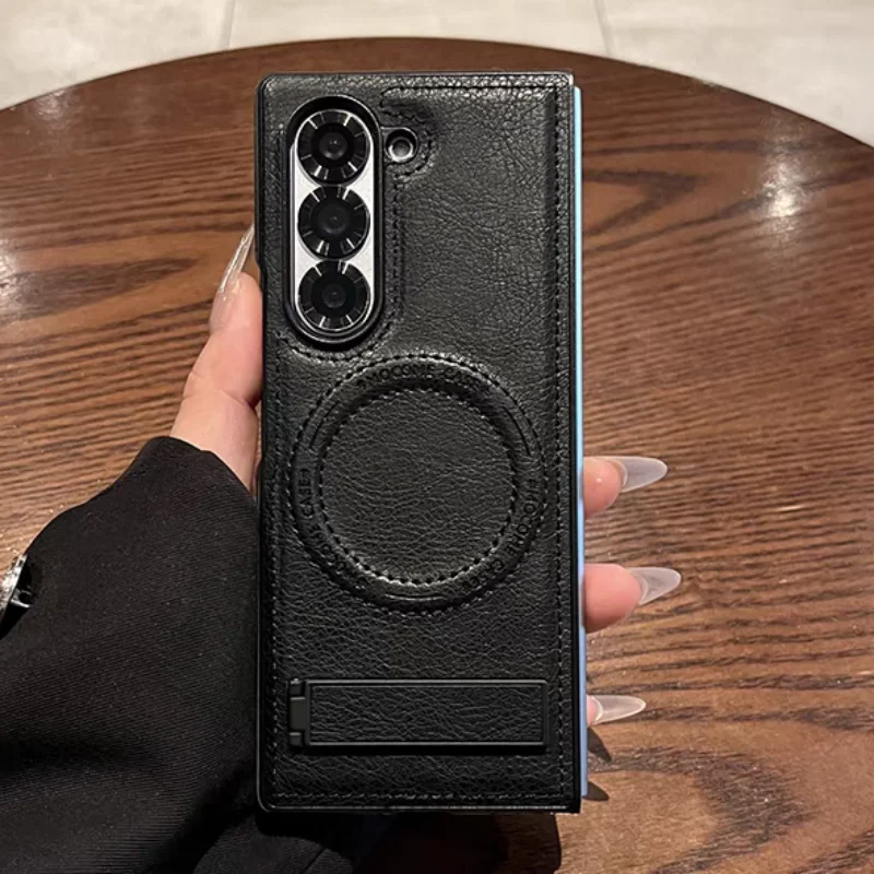Retro Leather Hidden Tripod Ph - огляд і ціна Retro Handset Phone
