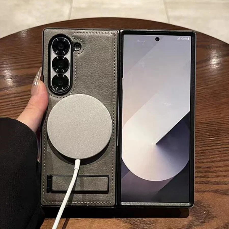 Retro Leather Hidden Tripod Ph - огляд і ціна Retro Handset Phone