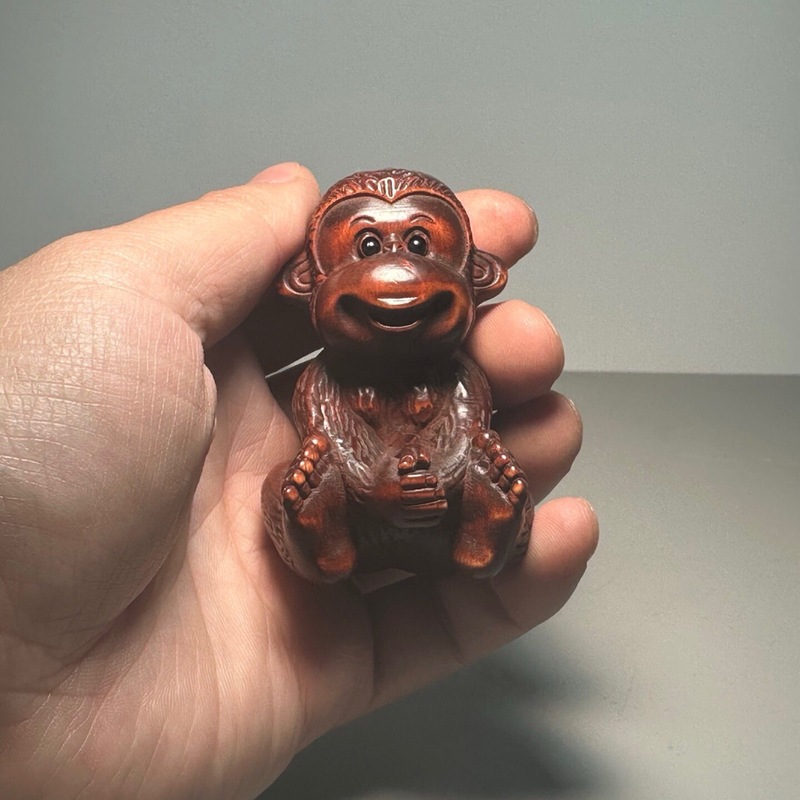 Boxwood carved monkey figurine - огляд і ціна Phone Accessories Market