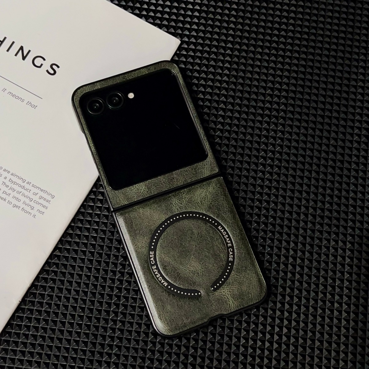 Retro Plain Vegan Leather Magn - огляд і ціна Retro Handset Phone