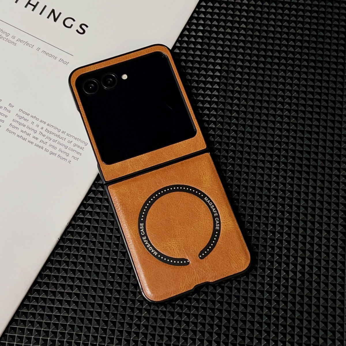 Retro Plain Vegan Leather Magn - огляд і ціна Retro Handset Phone