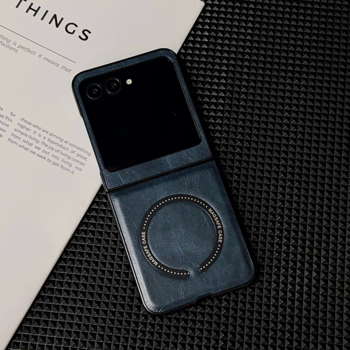 Retro Plain Vegan Leather Magn - огляд і ціна Retro Handset Phone